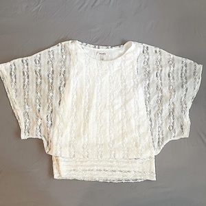 Dress barn white Lace Lined Top Angel Bat Wing Sleeves Top Size S